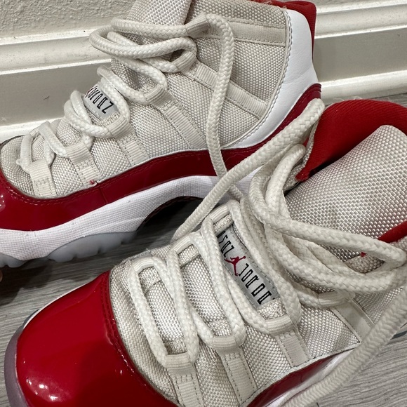 kids air Jordan 11 cherry - Picture 2 of 6